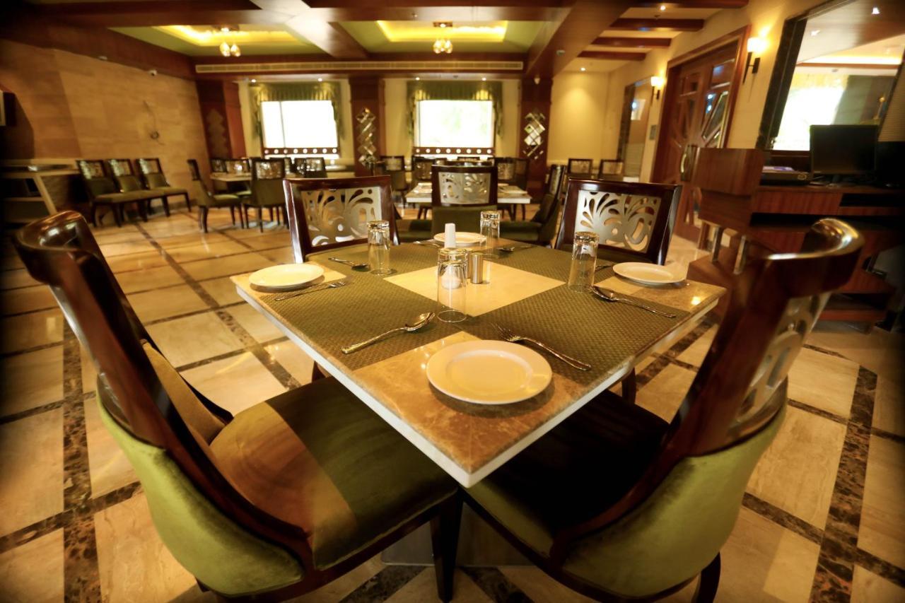 The Pinnacle Inn Sarnath Varanasi Exterior photo