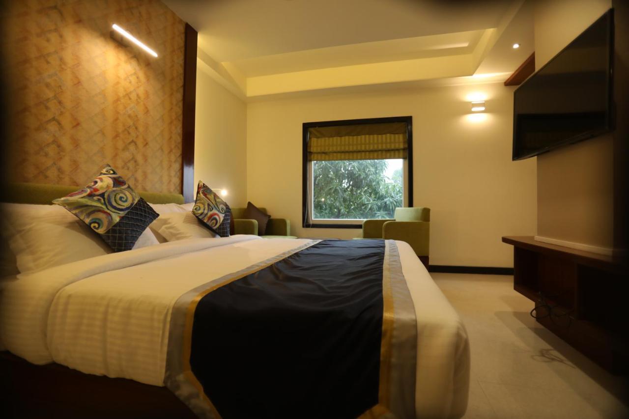 The Pinnacle Inn Sarnath Varanasi Exterior photo